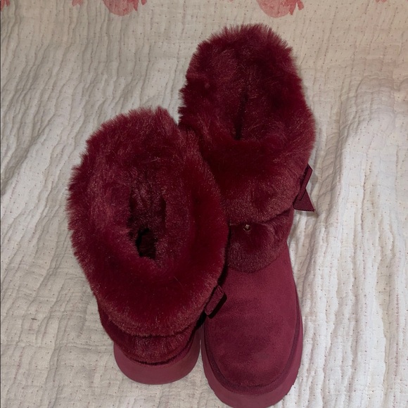 Guess Women's Burgundy Fur Winter Boots - Picture 2 of 4